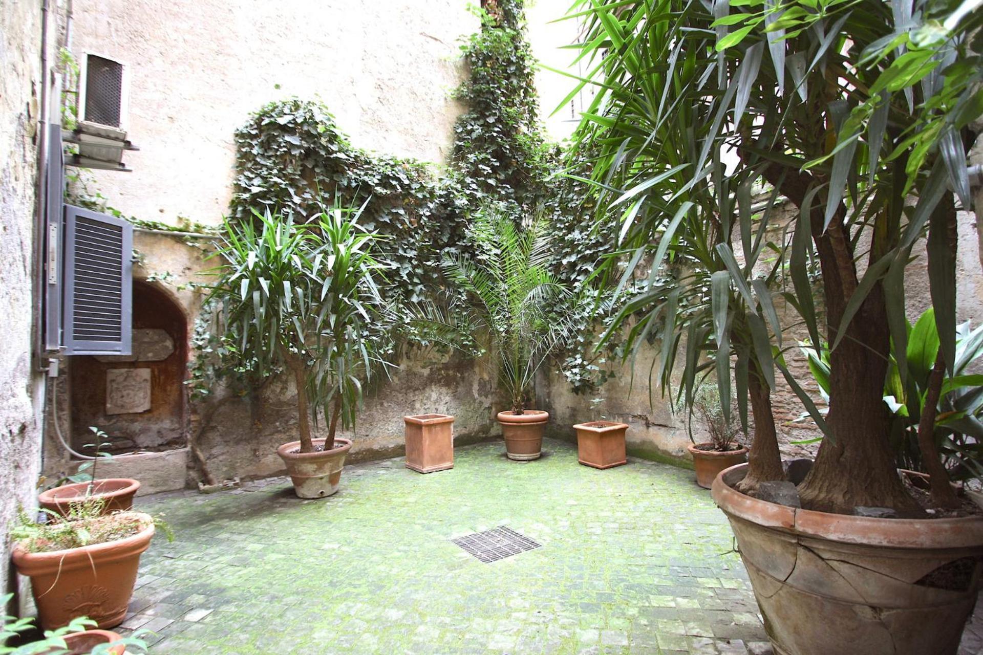 Navona Large 1br House Rom