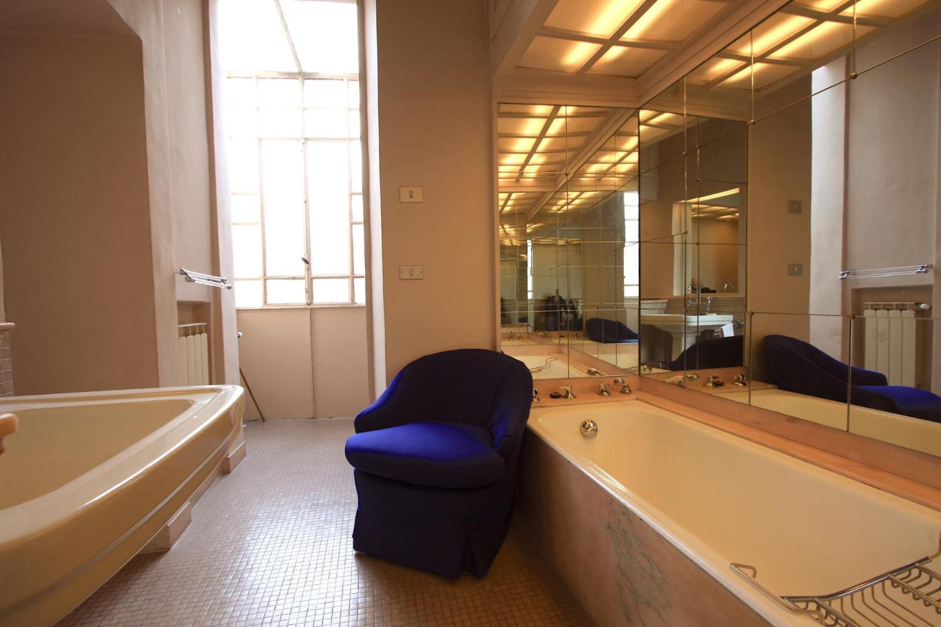 Navona Large 1br House