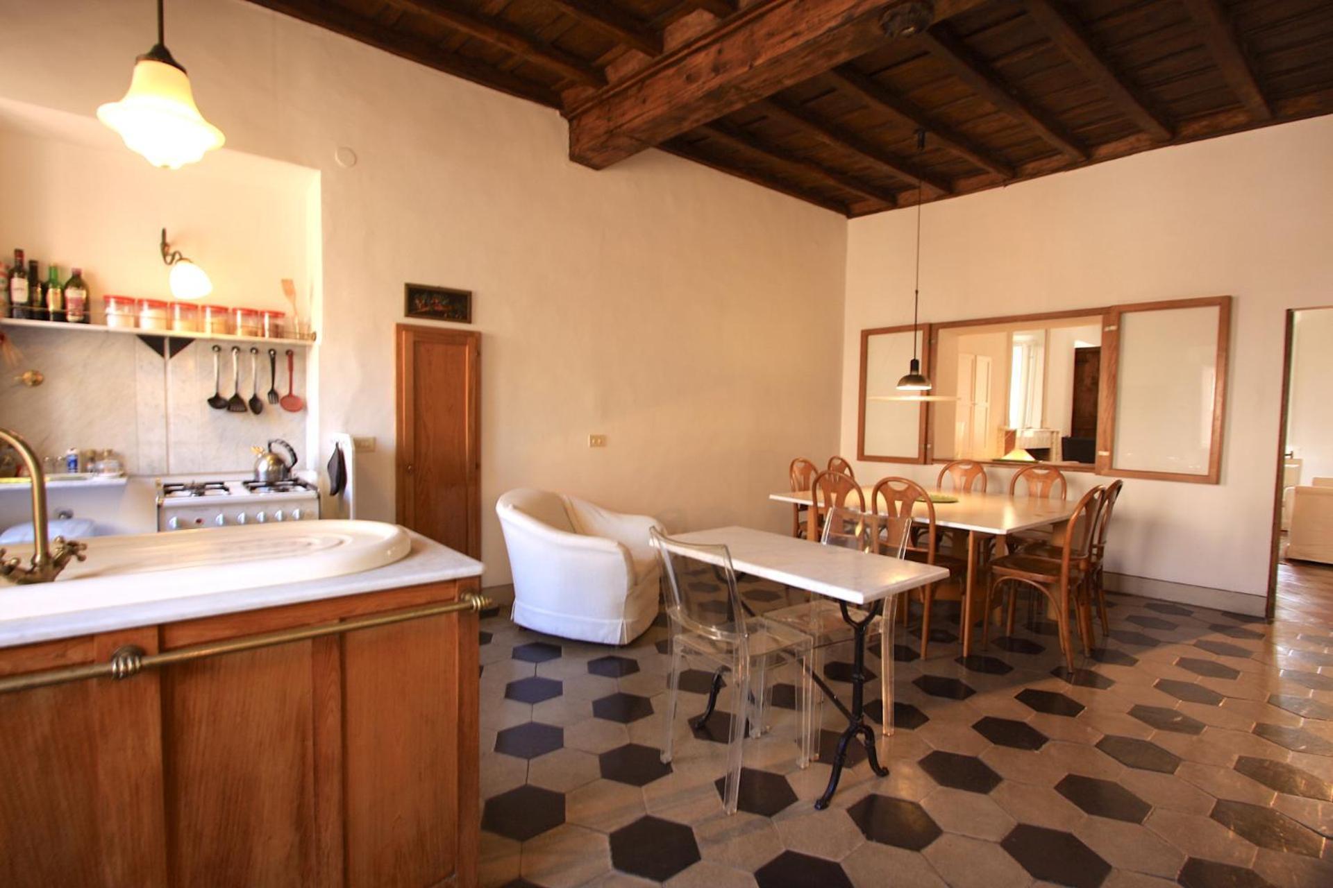 Navona Large 1br House Apartment